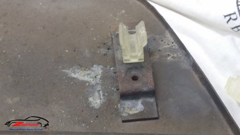 1970 Datsun 240z Inspection Door Retainer Clips