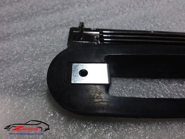 Datsun 240z Series 1 Rear Hatch Vent Clips | Zeddsaver